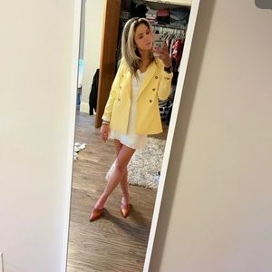 Yellow blazer